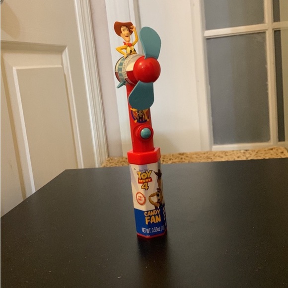 Toy Story 4 Woody Candy Fan ( No Candy Included) - Picture 1 of 8